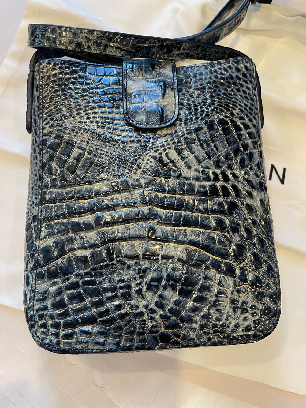 Brahmin Marley Crossbody Croc Embossed Glacier EUC NWT with Dust Bag - Picture 7 of 10